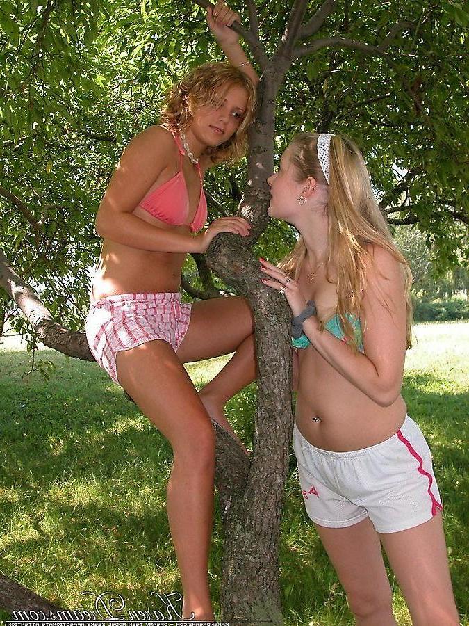 20P Pictures of teen Karen Dreams getting kinky with her blonde friend