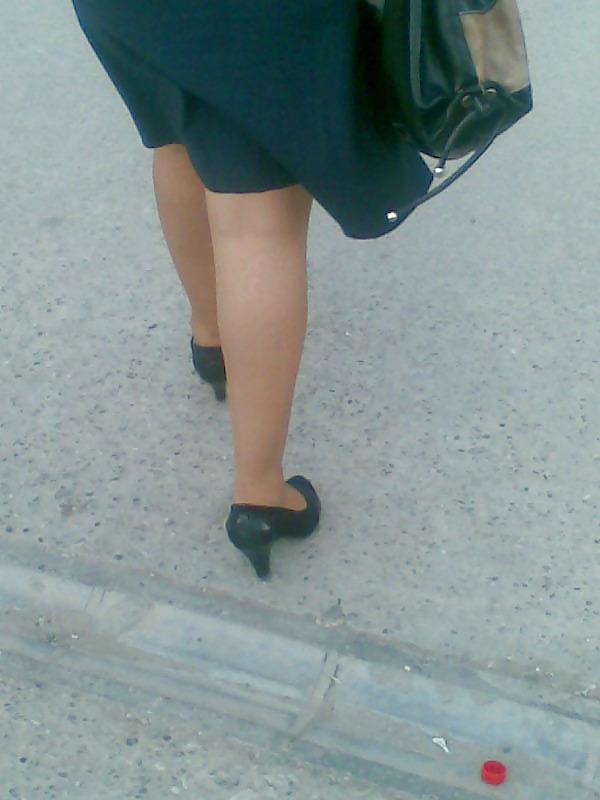 22P Nice turkish secretary feet and ass