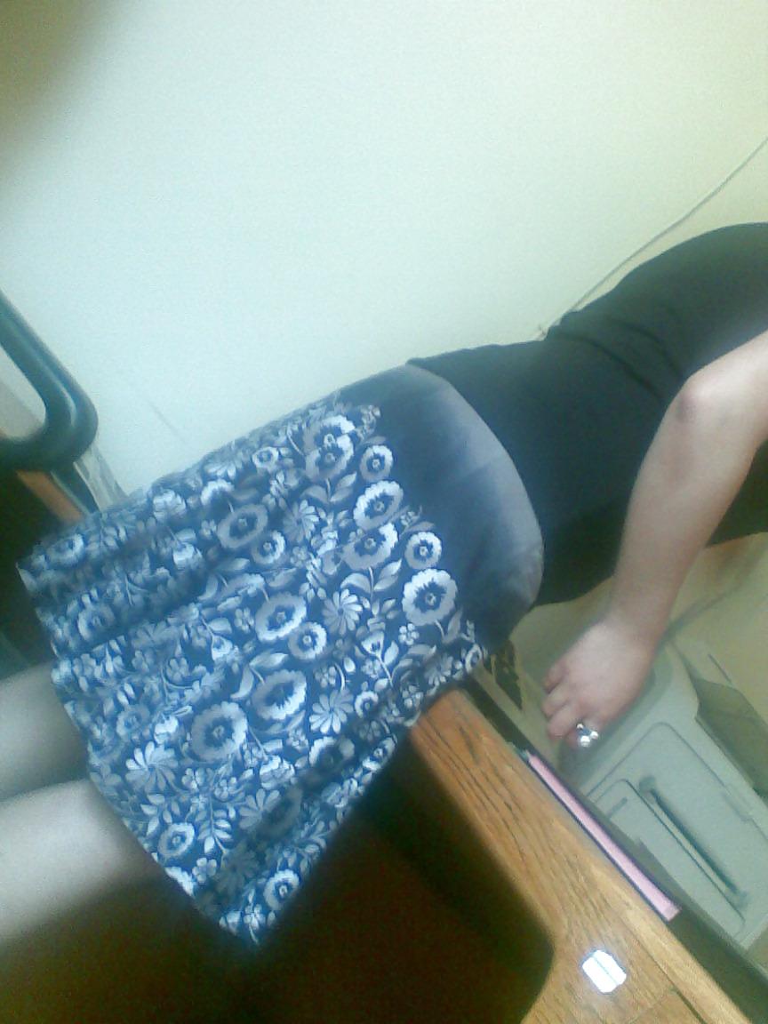 22P Nice turkish secretary feet and ass