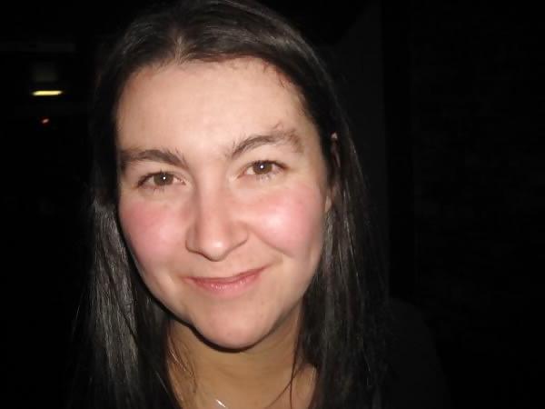 5P Housewife next door