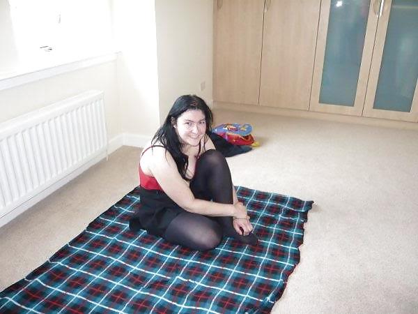 5P Housewife next door