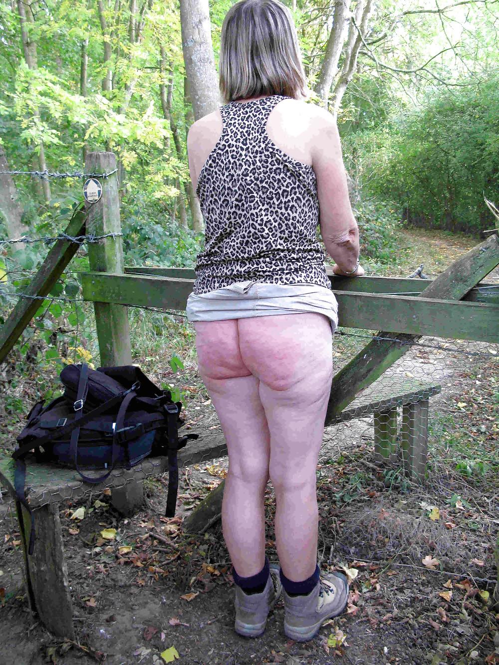 15P Walk In Country