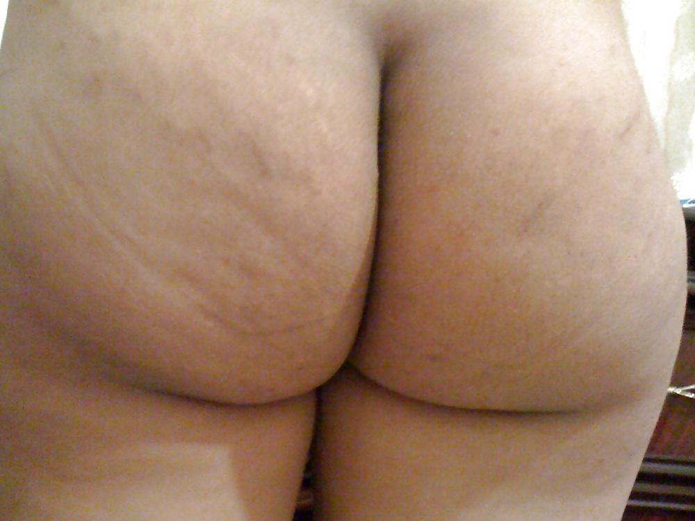 6P Sexy arab ass, please comment and cum on her ass.