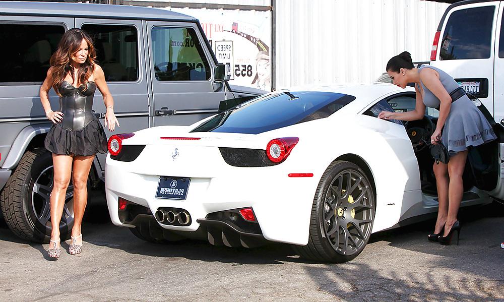 19P Kim Kardashian - cleavage while buying a car in Los Angeles