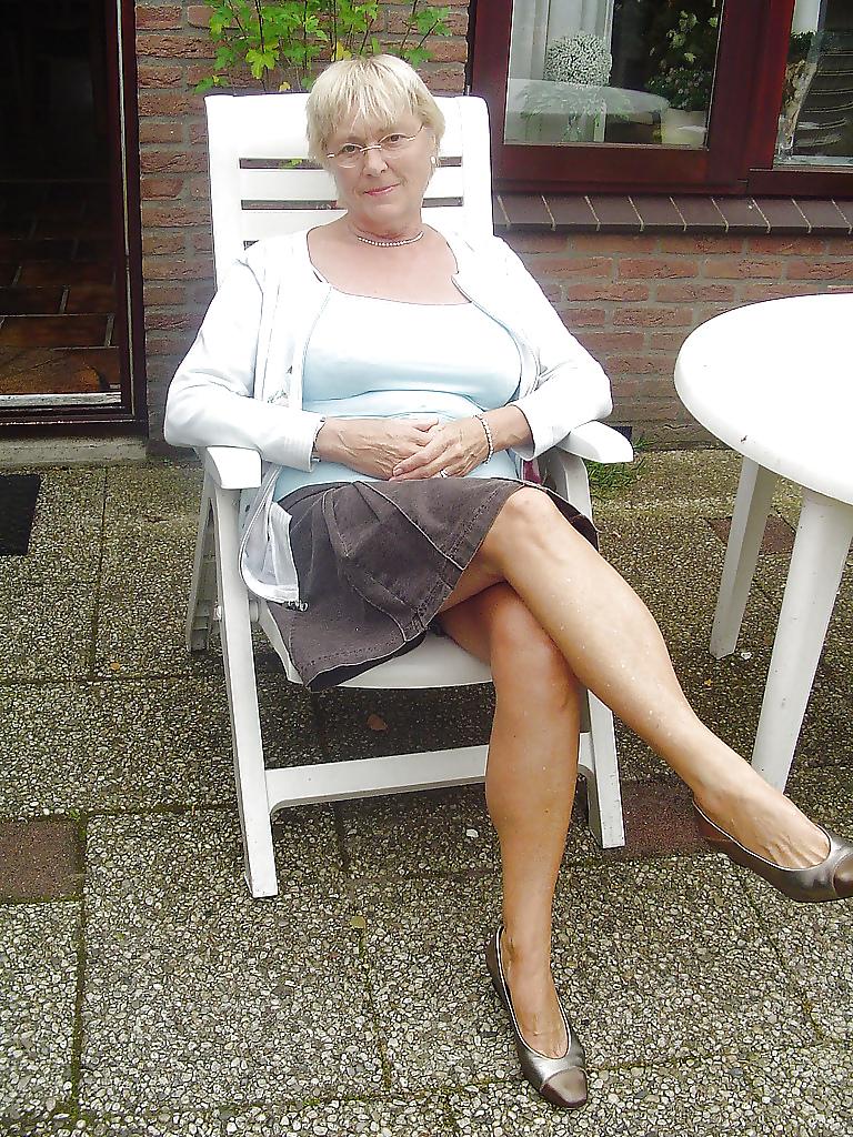 15P Looking for more pics of this hot granny (over 60 years old)