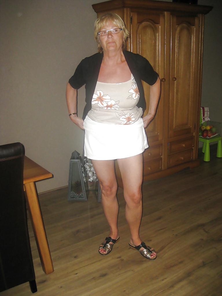 15P Looking for more pics of this hot granny (over 60 years old)