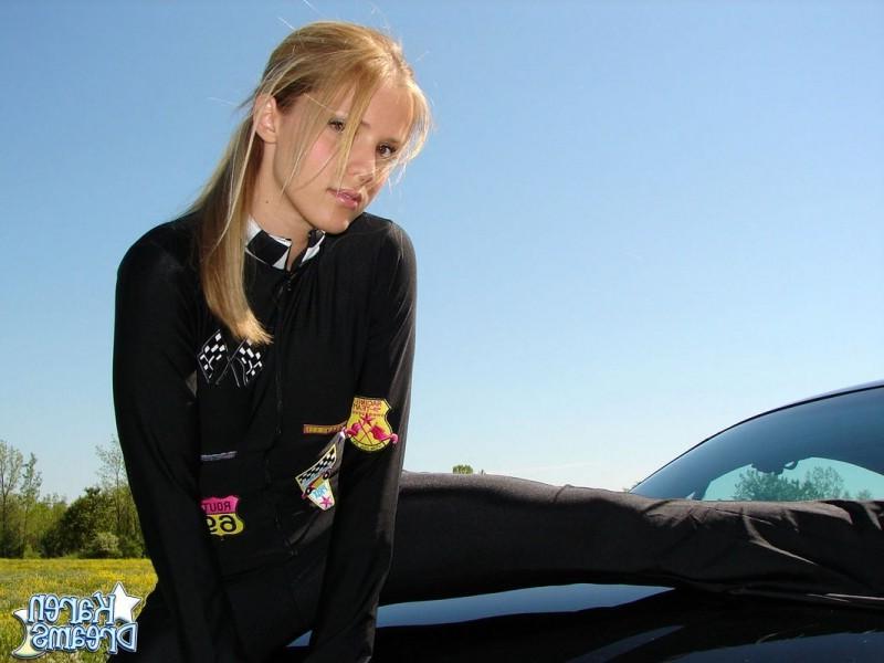 15P Race queen Karen poses