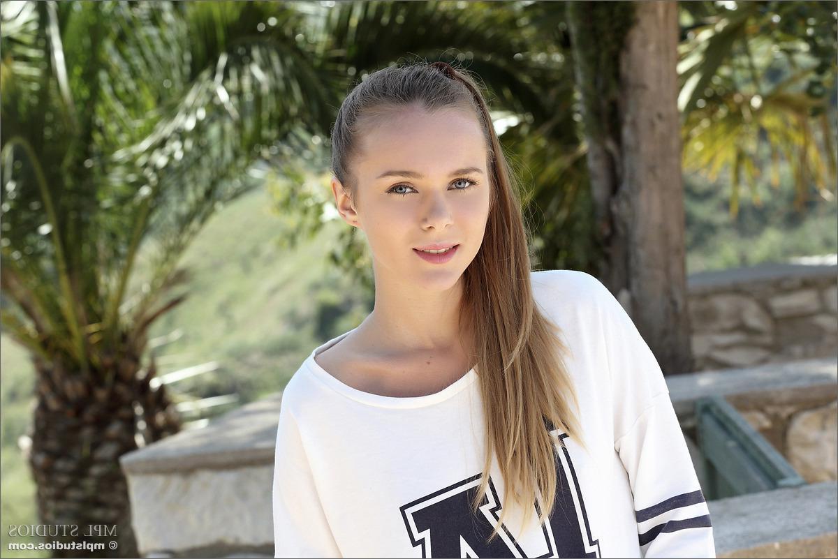 12P MPL Studios Presents Karissa in "La"