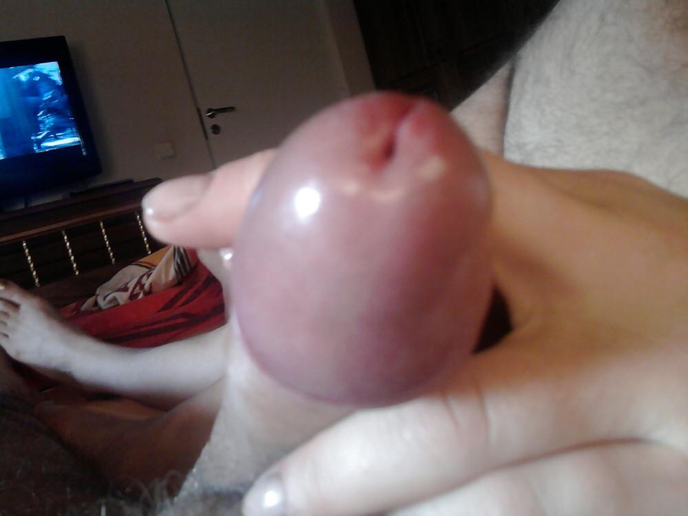 23P Erotic couple morning handjob