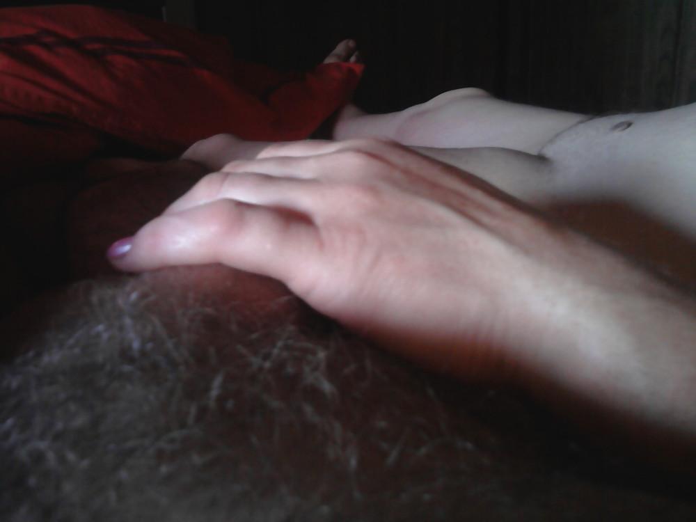 23P Erotic couple morning handjob