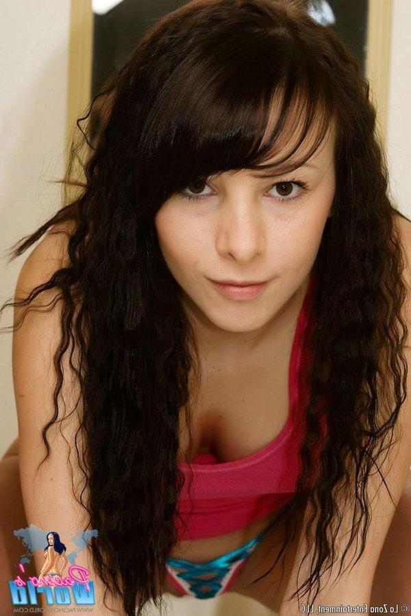 15P Pictures of Kayden's perfect pussy peaking out of her panties