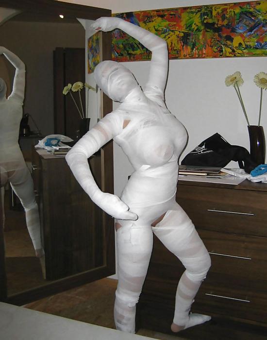 25P Jennique Adams. Mummy.