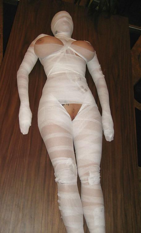 25P Jennique Adams. Mummy.