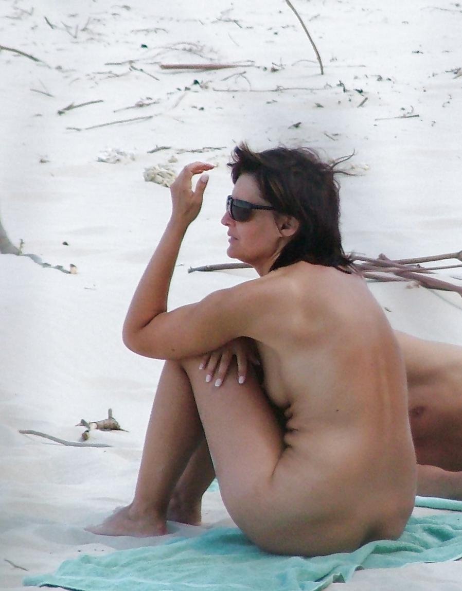 25P Housewife Nudism 19