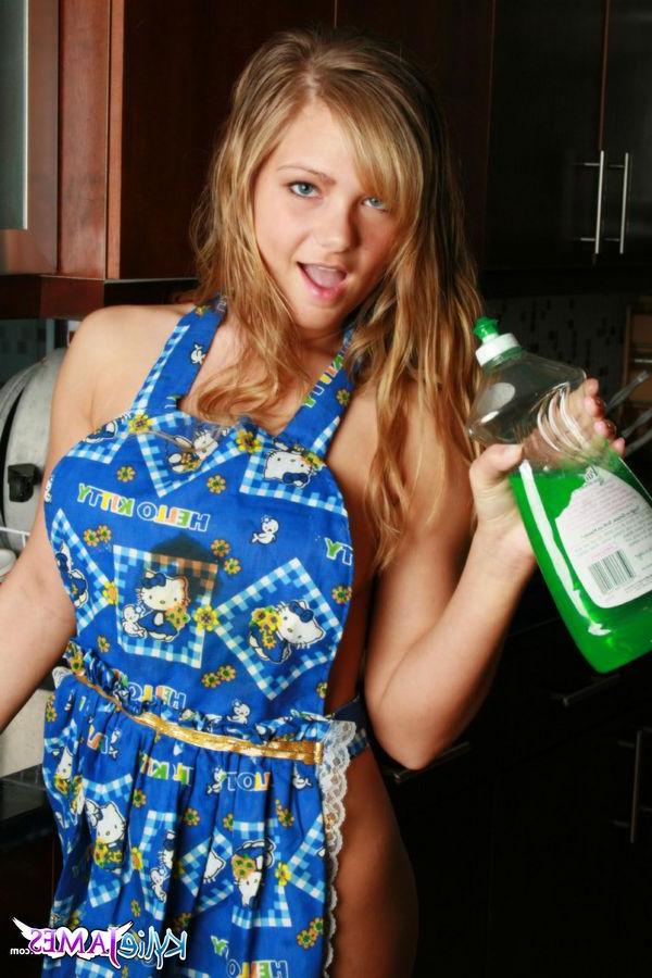 15P Pictures of Kylie James cooking you breakfast after a night of hot sex