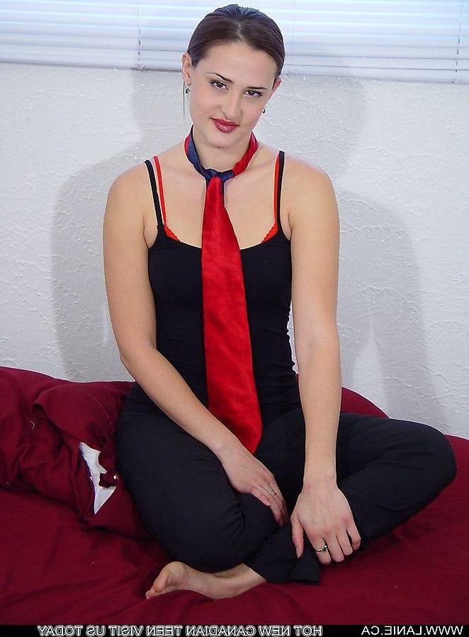 20P Pictures of Lanie.ca getting hot and horny for you
