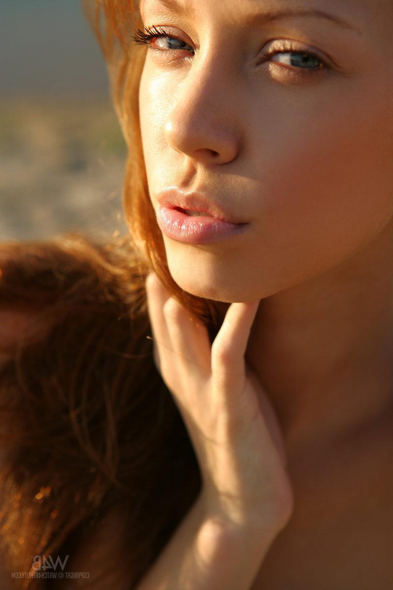 16P Hot teen girl Natasha displays her incredible naked body in the sand in "Barefooted"