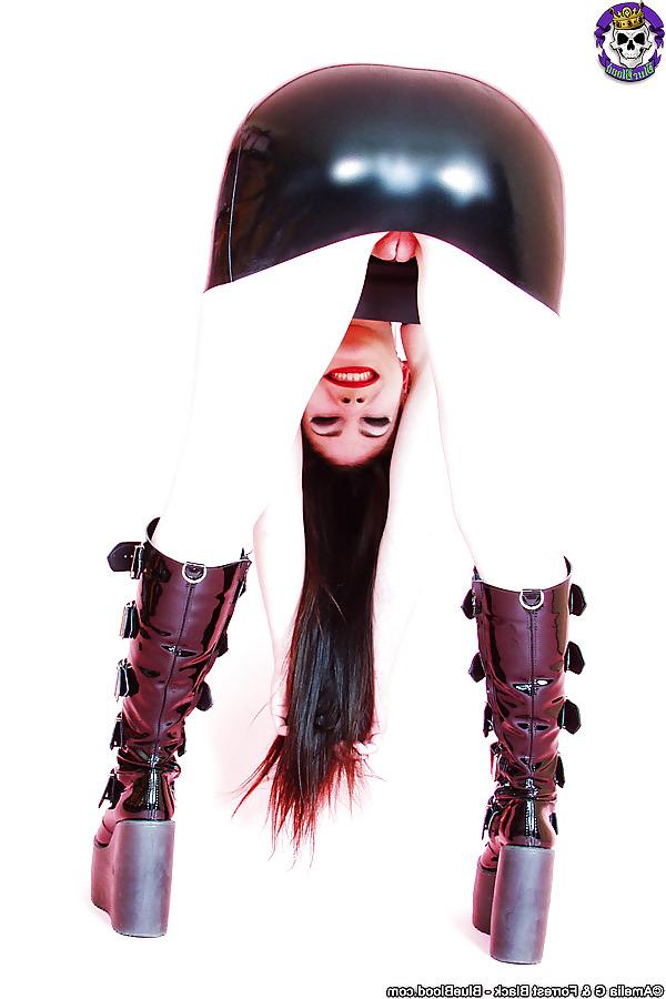 19P Mature shiny sluts 2