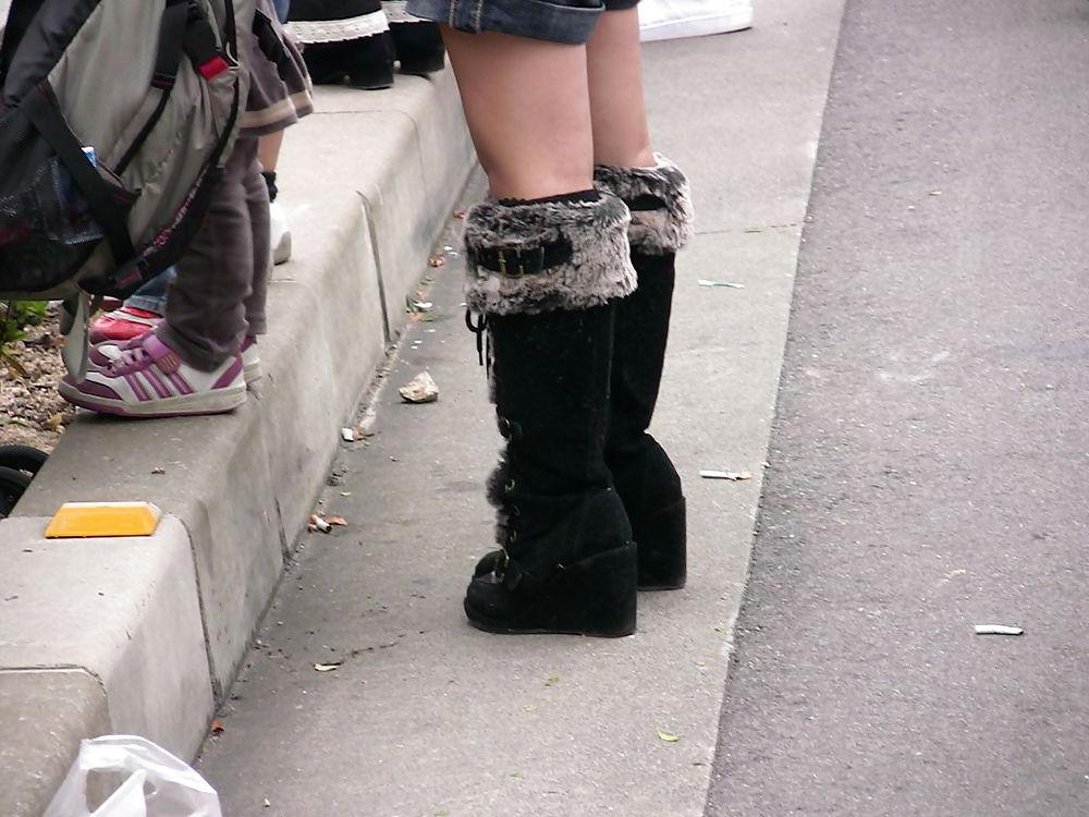 24P Japanese Candids - Feet on the Street 07