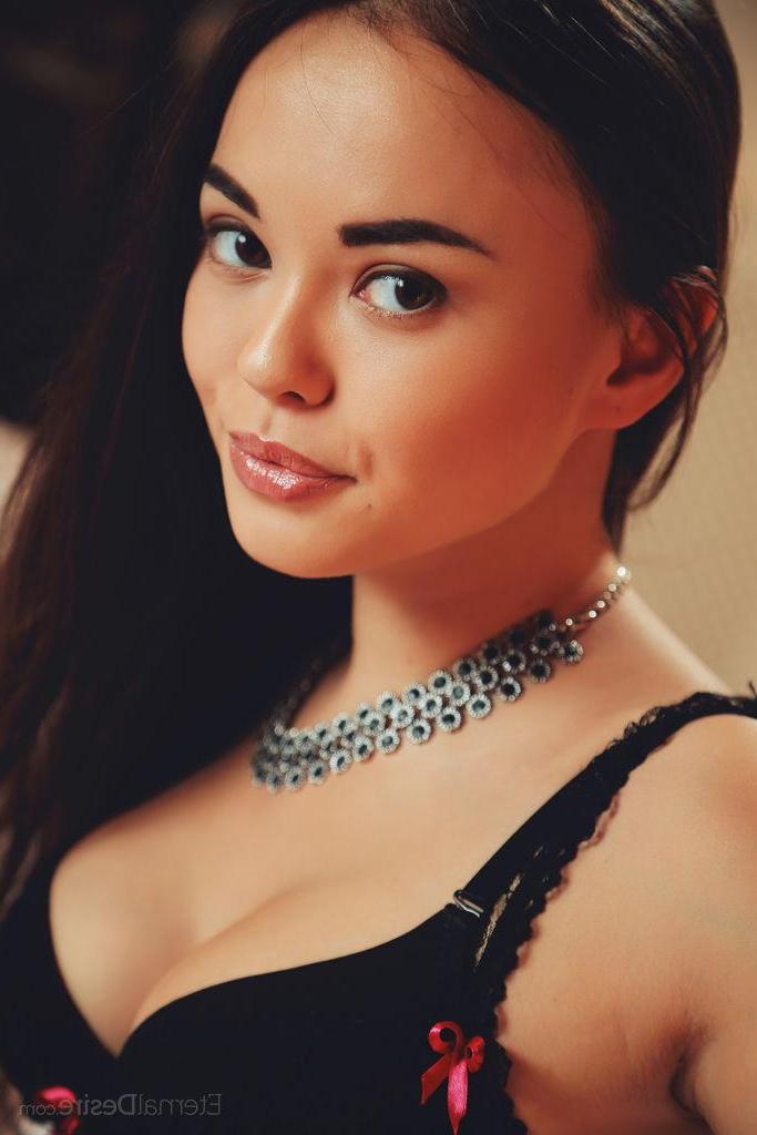 16P Brunette teen Li Moon gives you her tight pussy in "BRILA"