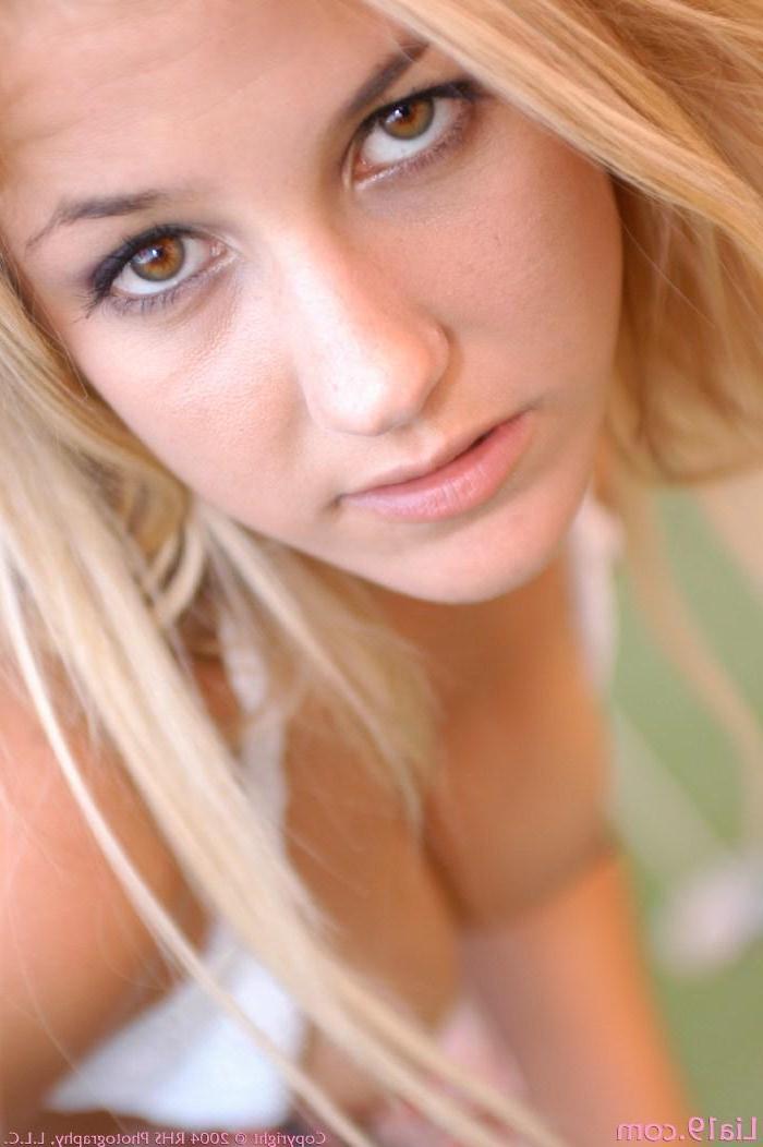 19P Pics of Lia 19 playing a hot game of golf