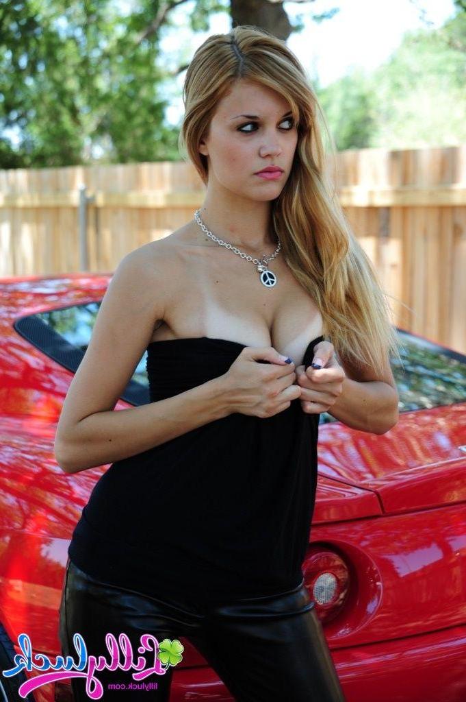 20P Pictures of teen Lilly Luck showing her boobs in a sports car