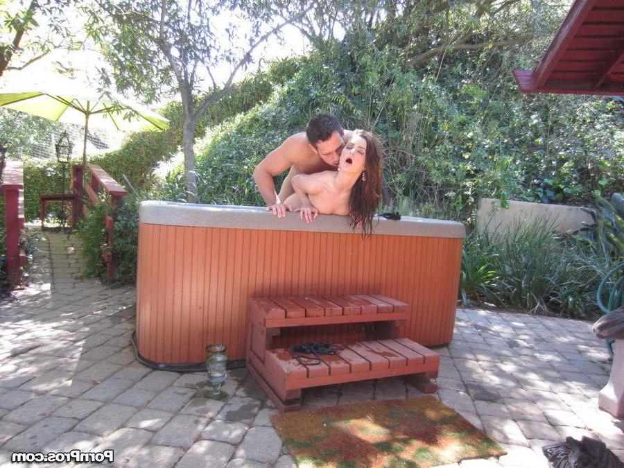 16P Country girl Lily Carter enjoys a sweet jacuzzi fuck