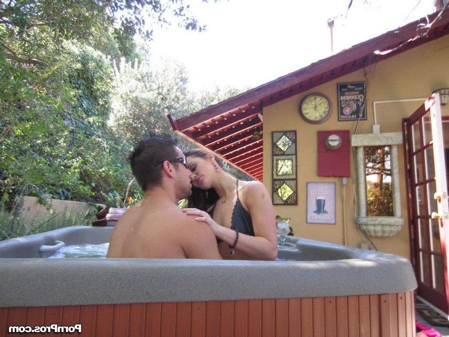 16P Country girl Lily Carter enjoys a sweet jacuzzi fuck