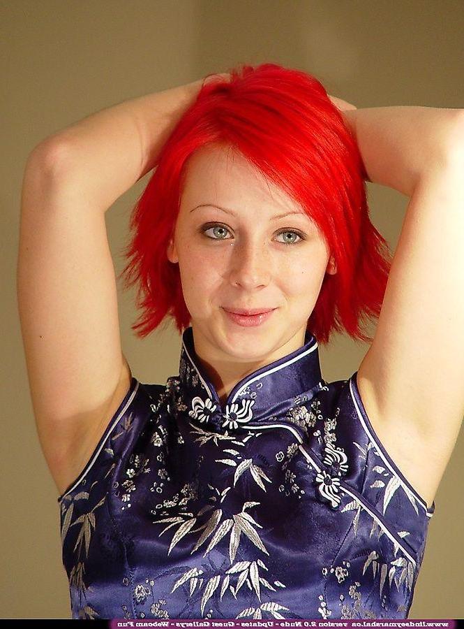 20P Pictures of Lindsey Marshal naked and bending over for you
