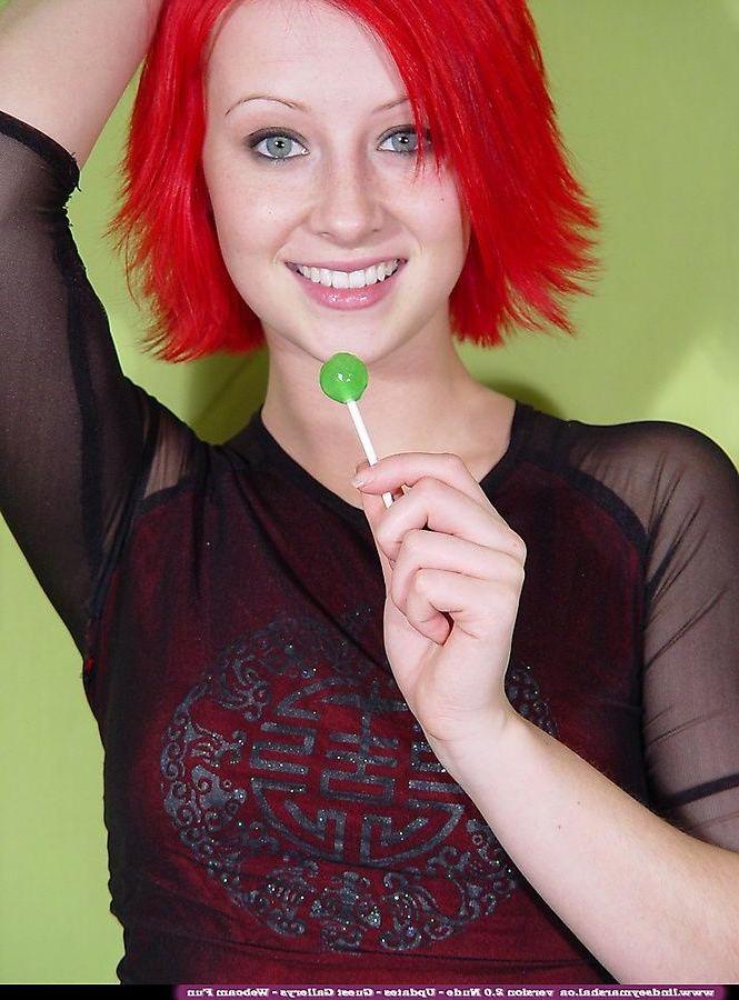 20P Pictures of Lindsey Marshal sucking on something hard