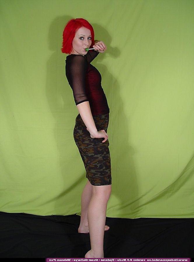 20P Pictures of Lindsey Marshal sucking on something hard
