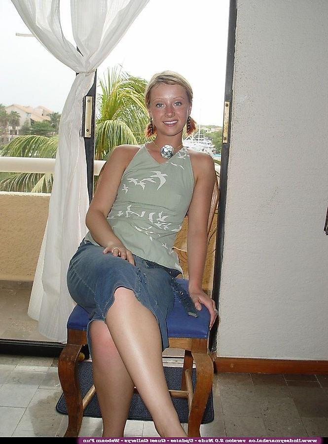 20P Pictures of teen Lindsey Marshal totally nude for you