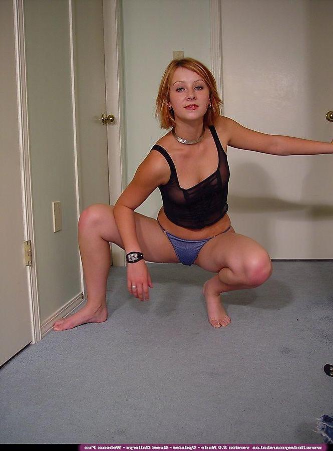 20P Pictures of teen Lindsey Marshal showing her boobs and vagina