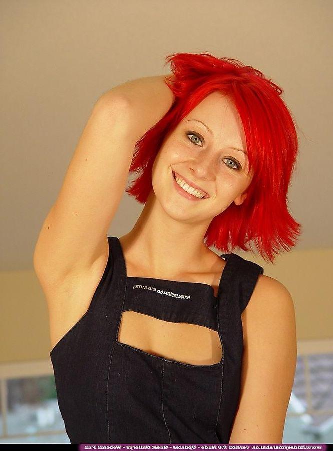 20P Pictures of Lindsey Marshal all naked for you
