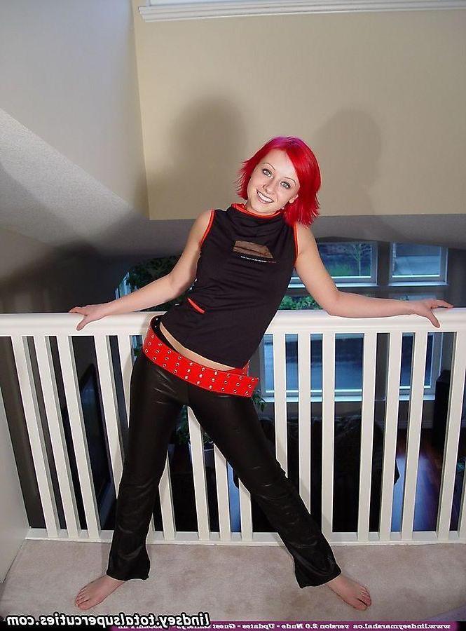 20P Pictures of Lindsey Marshal teasing your cock with her hotness