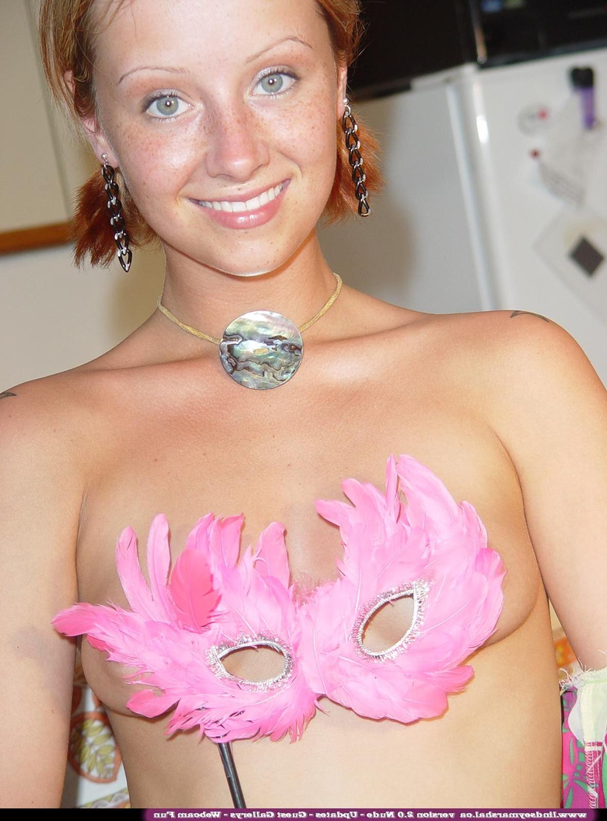 20P Pictures of teen amateur Lindsey Marshal goofing off at home