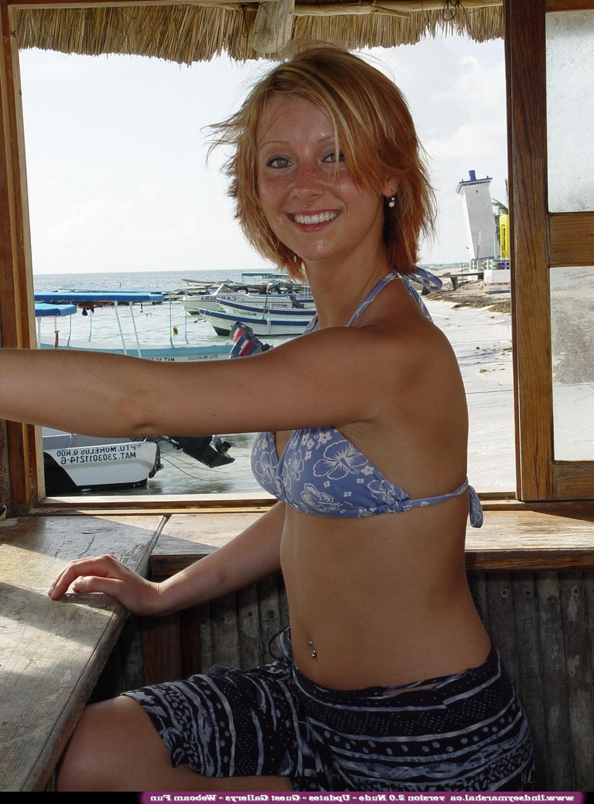20P Pictures of teen cutie Lindsey Marshal getting naked for you
