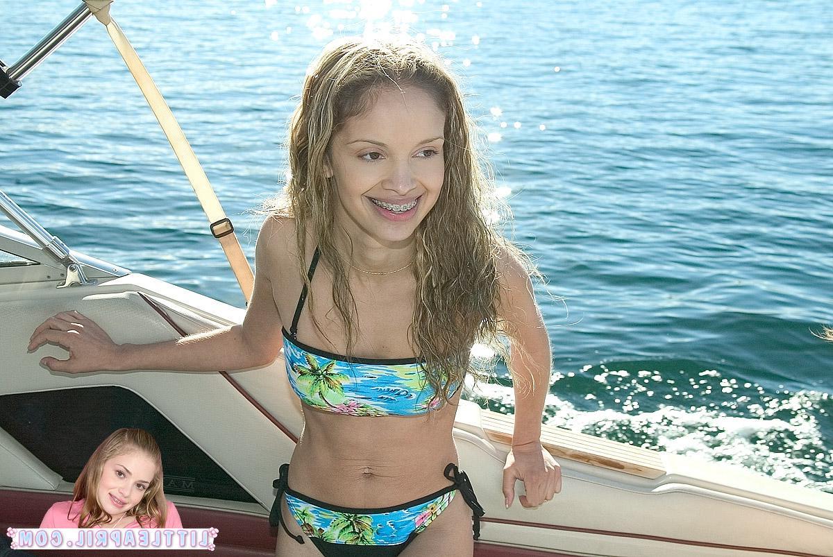 16P Little April gets to know her lesbian friend on a boat