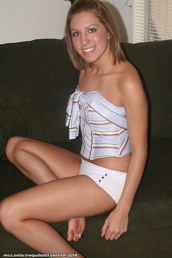 20P Pictures of teen cutie Britney showing off her hot legs