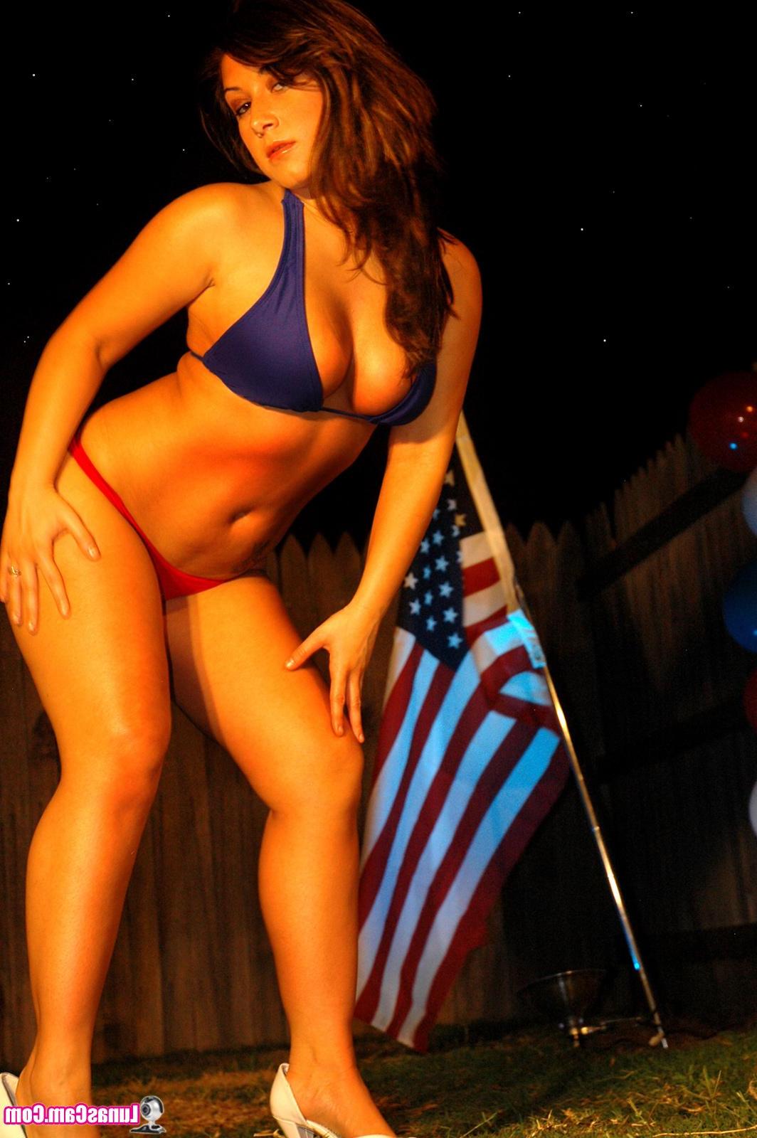 15P Pictures of teen hottie Lunas Cam paying tribute to the founders