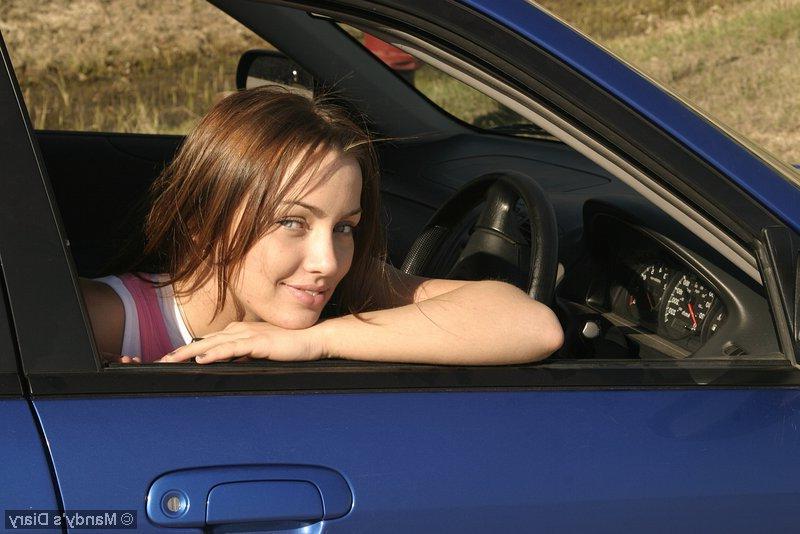 20P Pictures of Mandy\'s Diary getting naughty in her car