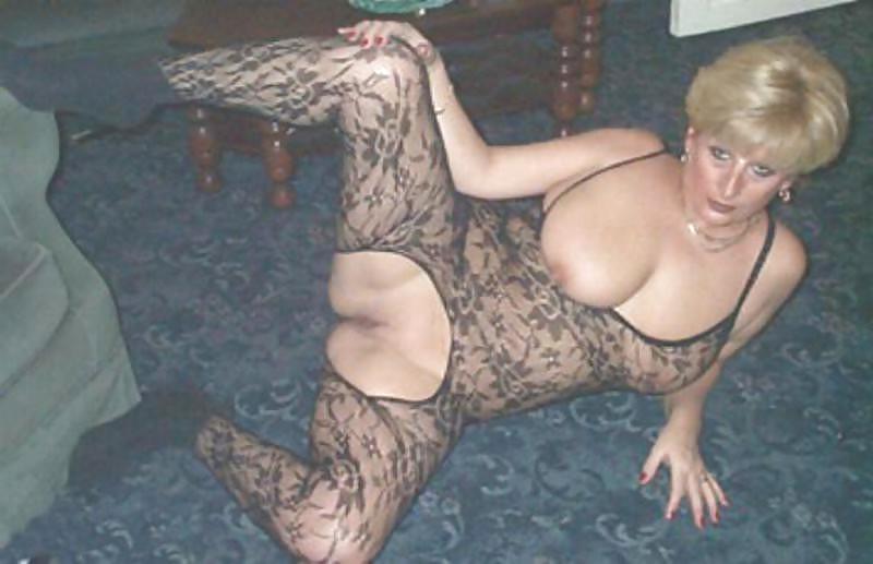 25P Blonde Busty Cougar For Young Meat
