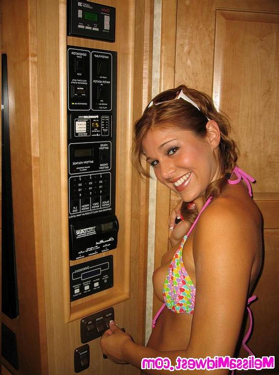 20P Pictures of teen girl Melissa Midwest masturbating in her RV