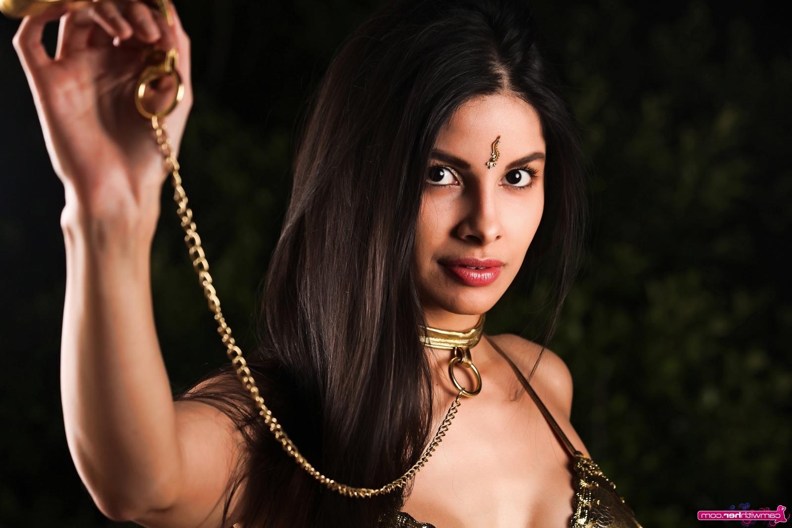 12P Indian babe Mileena Kiani wants to be your slave