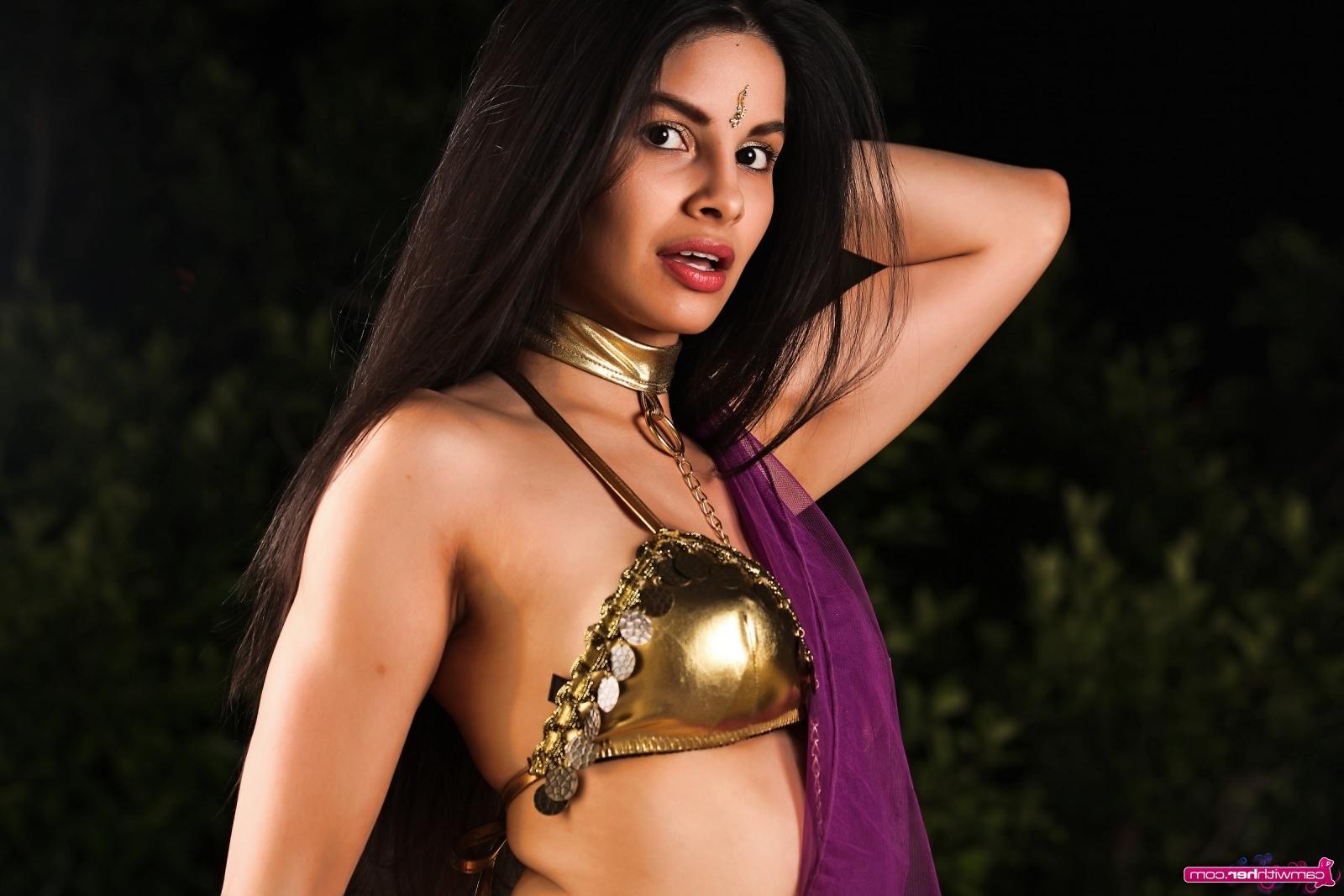 12P Indian babe Mileena Kiani wants to be your slave