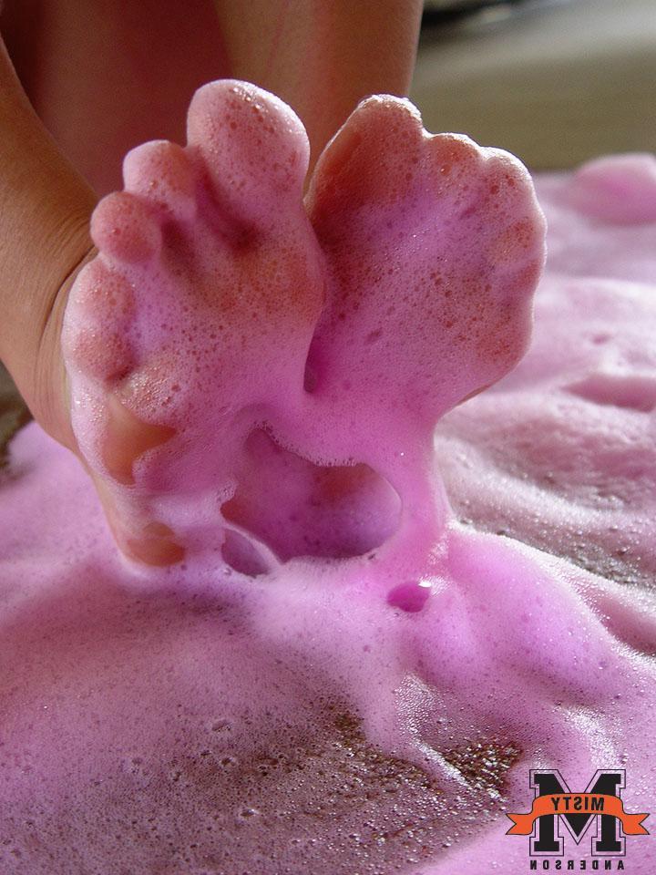 15P Pictures of Misty Anderson washing her car