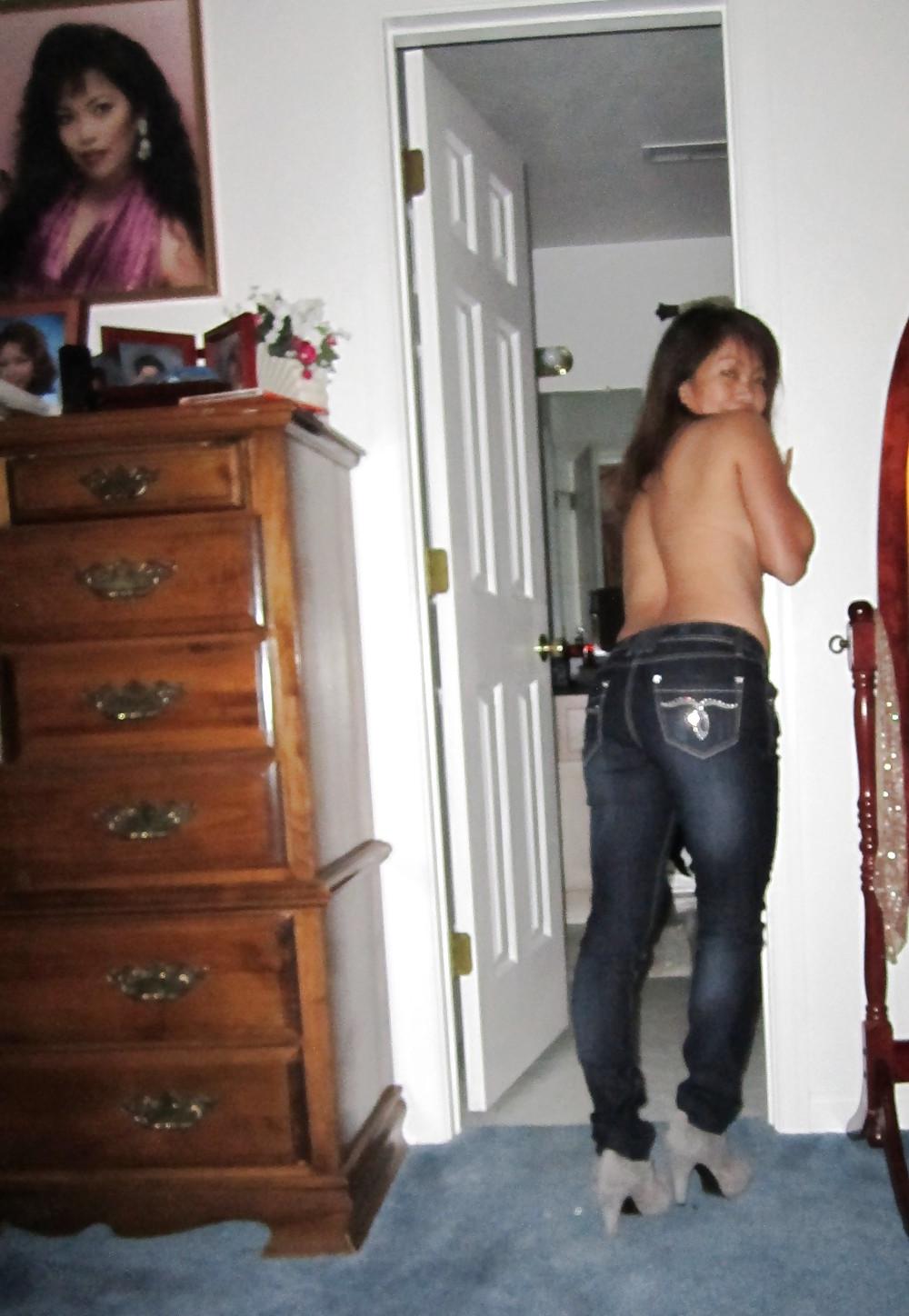 25P Sweet girls in jeans