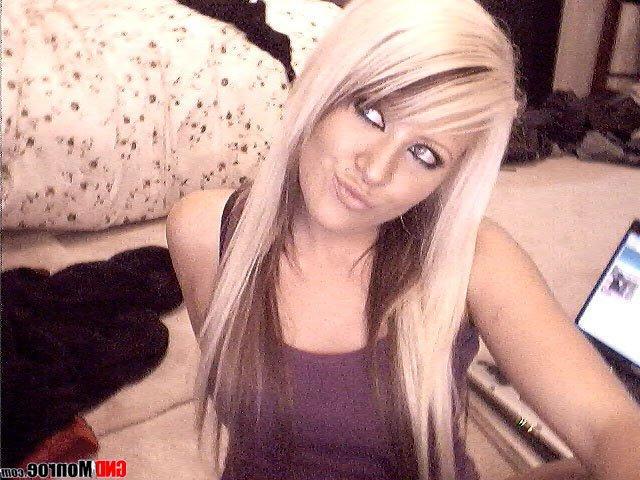 15P Pictures of teen GND Monroe putting on a hot cam show