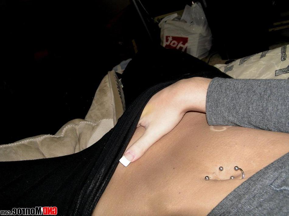 16P Pictures of teen babe GND Monroe taking hot pics of herself