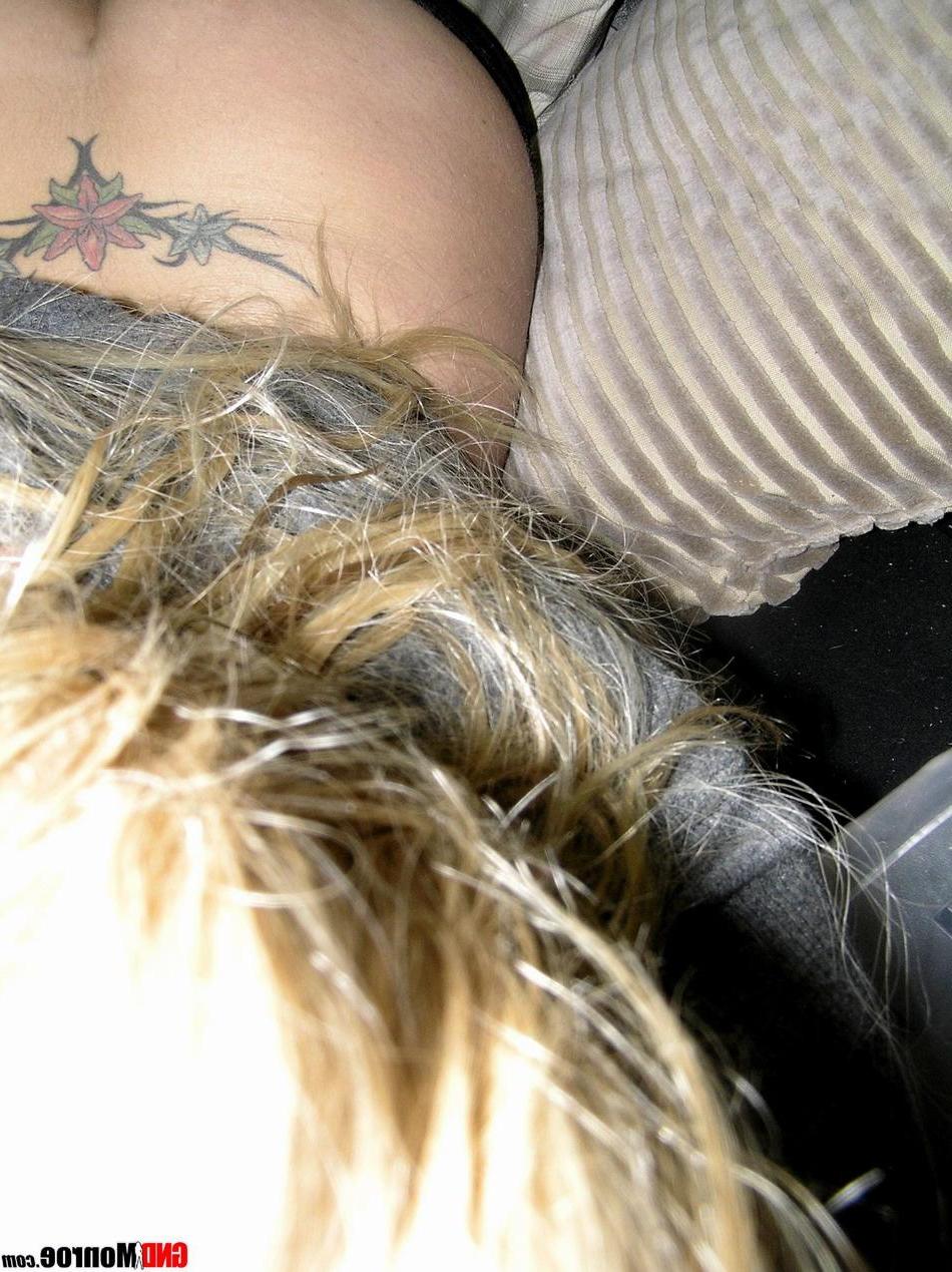 16P Pictures of teen babe GND Monroe taking hot pics of herself